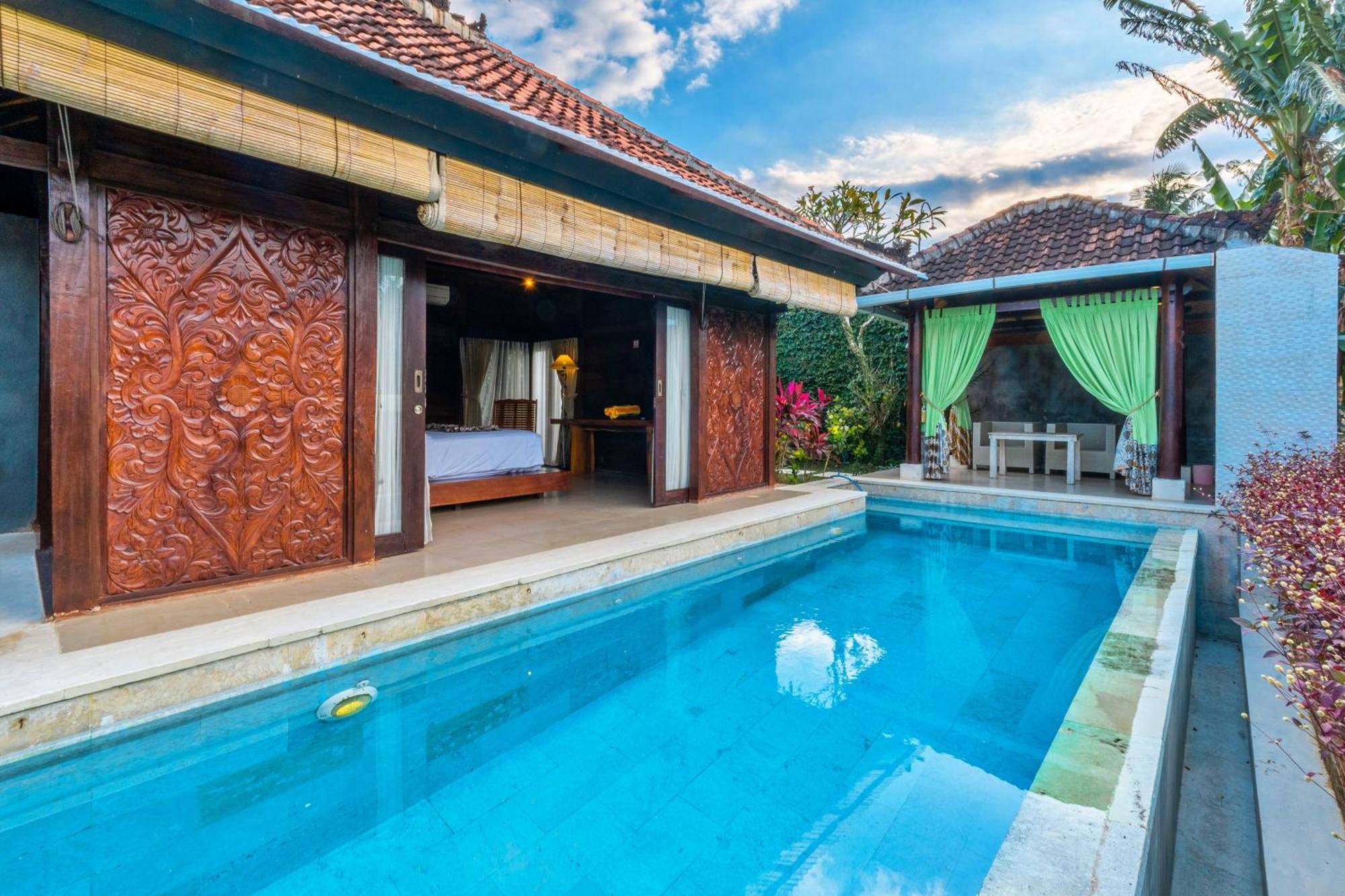 Sri Abi Ratu Villas Sukawati Exterior foto